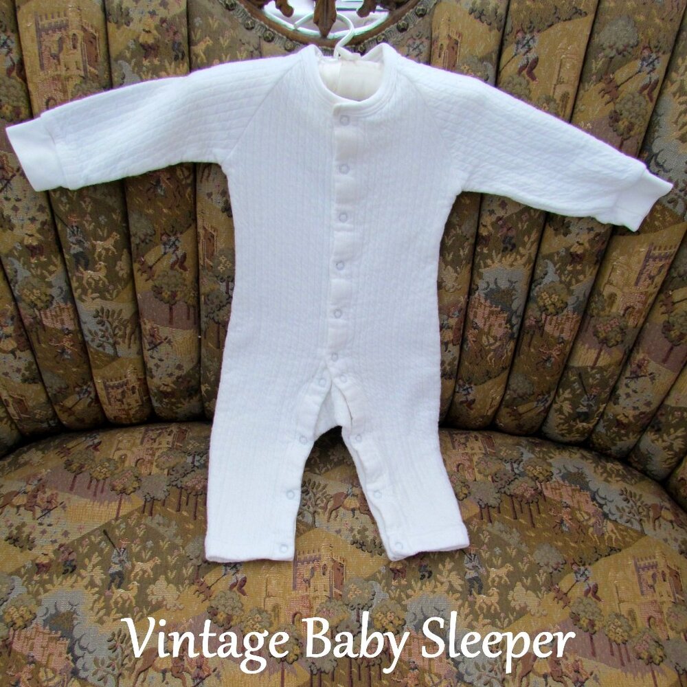 WHITE BABY LONG SLEEVE ONESIE, VINTAGE COTTON w SNAPS, 12 M, BABY STEPS, EUC